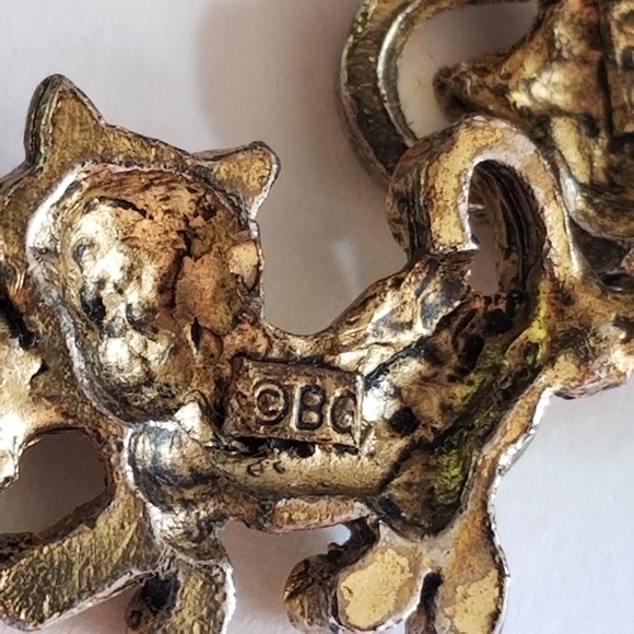 Relisted -Vintage cat bracelet Gold Tone playful kitty BG - Picture 14 of 15